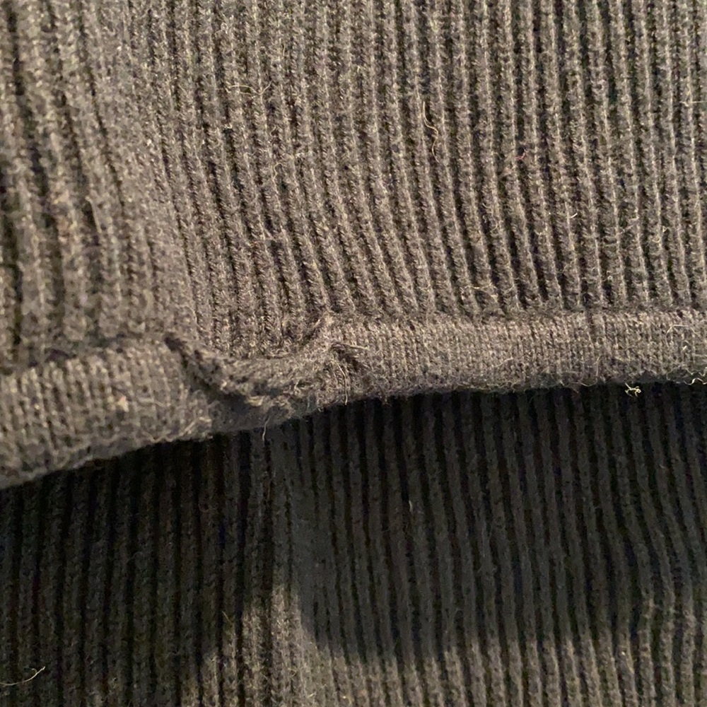 100% cotton, Cabi, cropped sweater.  Size small. - Picture 6 of 7
